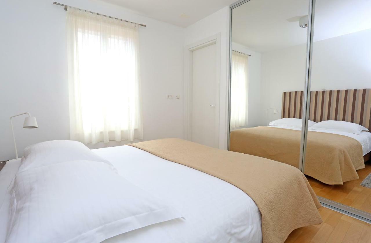 Luxury Apts Leone Split Centre Екстер'єр фото