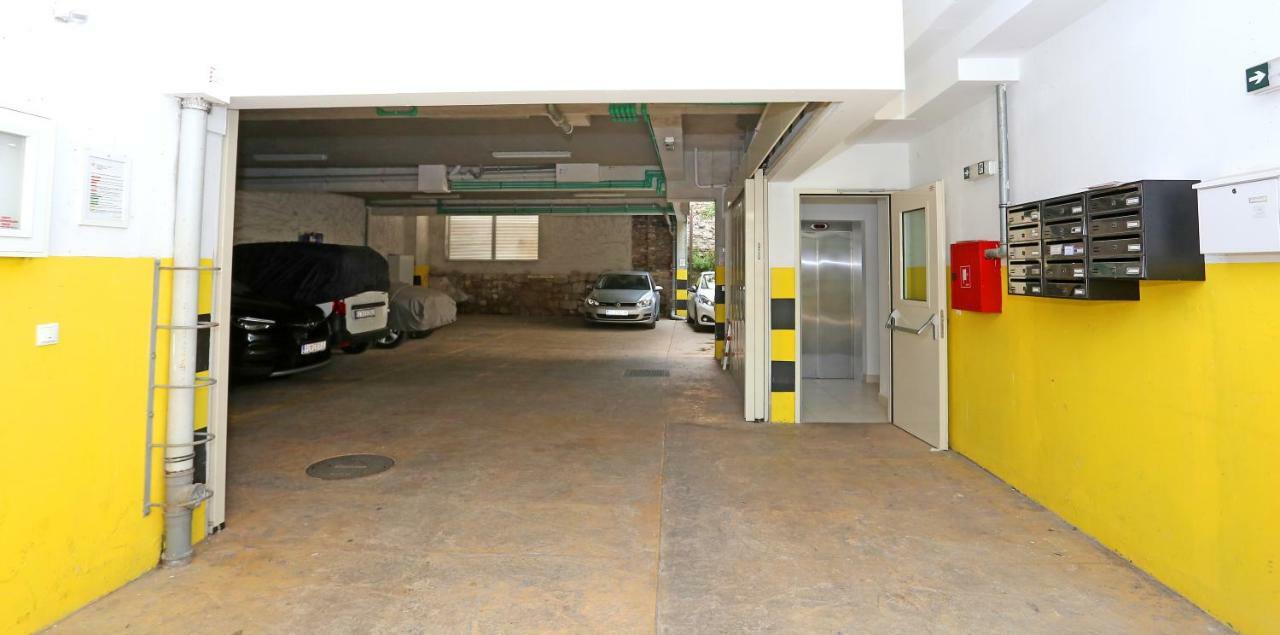 Luxury Apts Leone Split Centre Екстер'єр фото