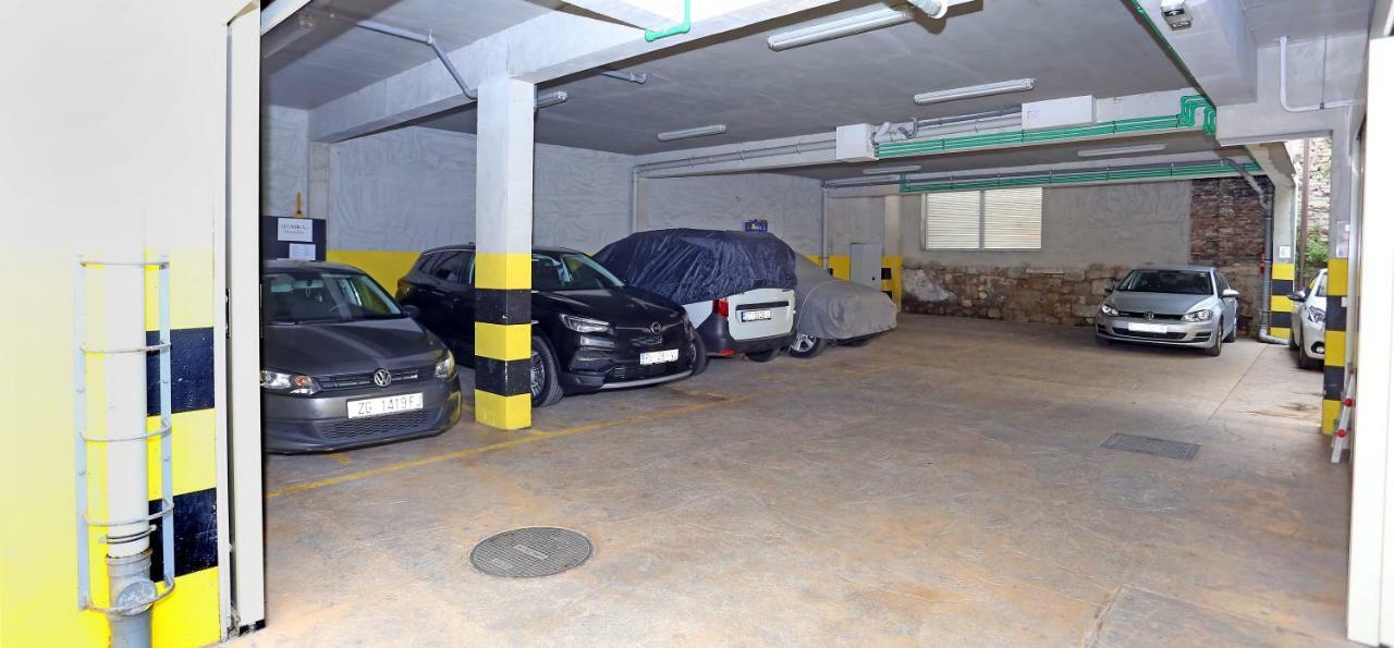 Luxury Apts Leone Split Centre Екстер'єр фото