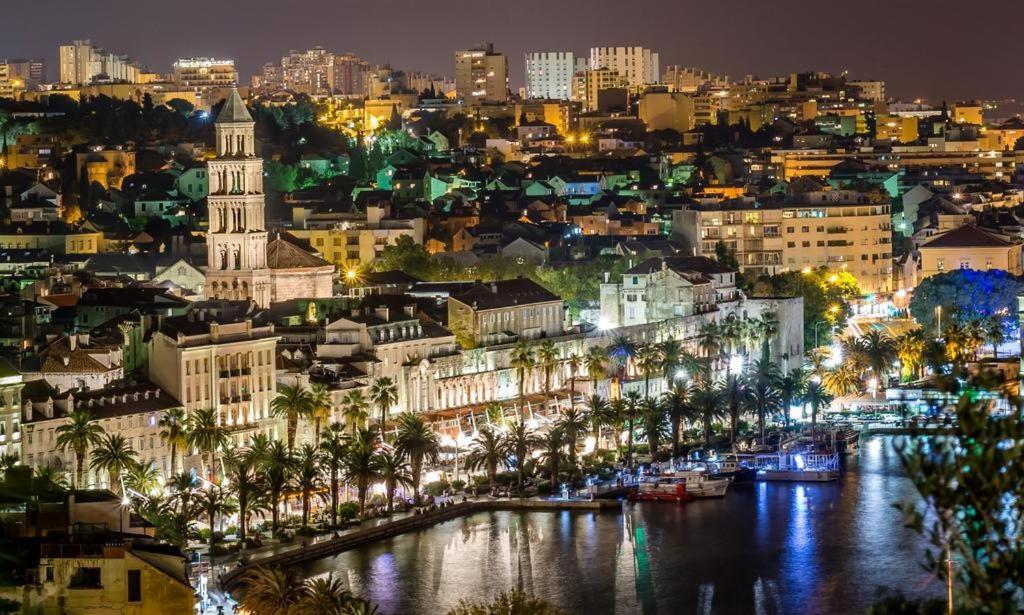 Luxury Apts Leone Split Centre Екстер'єр фото